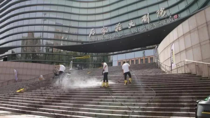 卡赫五一公益清洗如期而至，杀菌防疫，卡赫在行动
