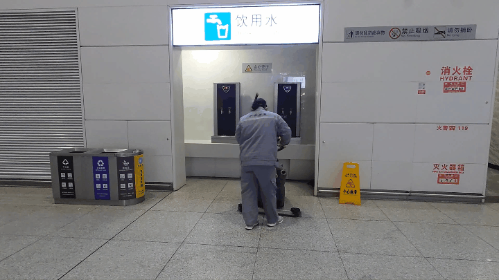 德国卡赫携手武铁旅服，亮相多个高铁站，深度布局助力中国高铁洁净出行！