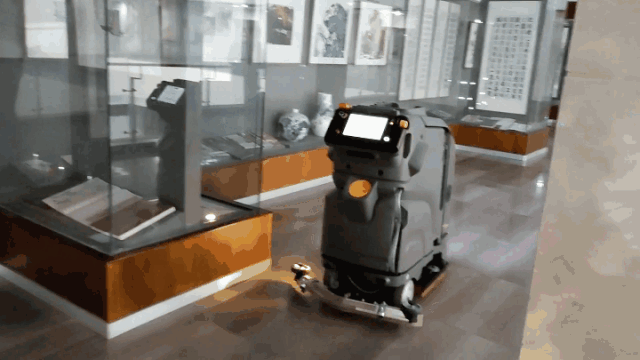 卡赫AI智能清洁机器人，入驻多个公共服务场所，守护出行安全