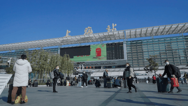 卡赫AI智能清洁机器人，助力中国高铁枢纽站保洁作业智能化转型