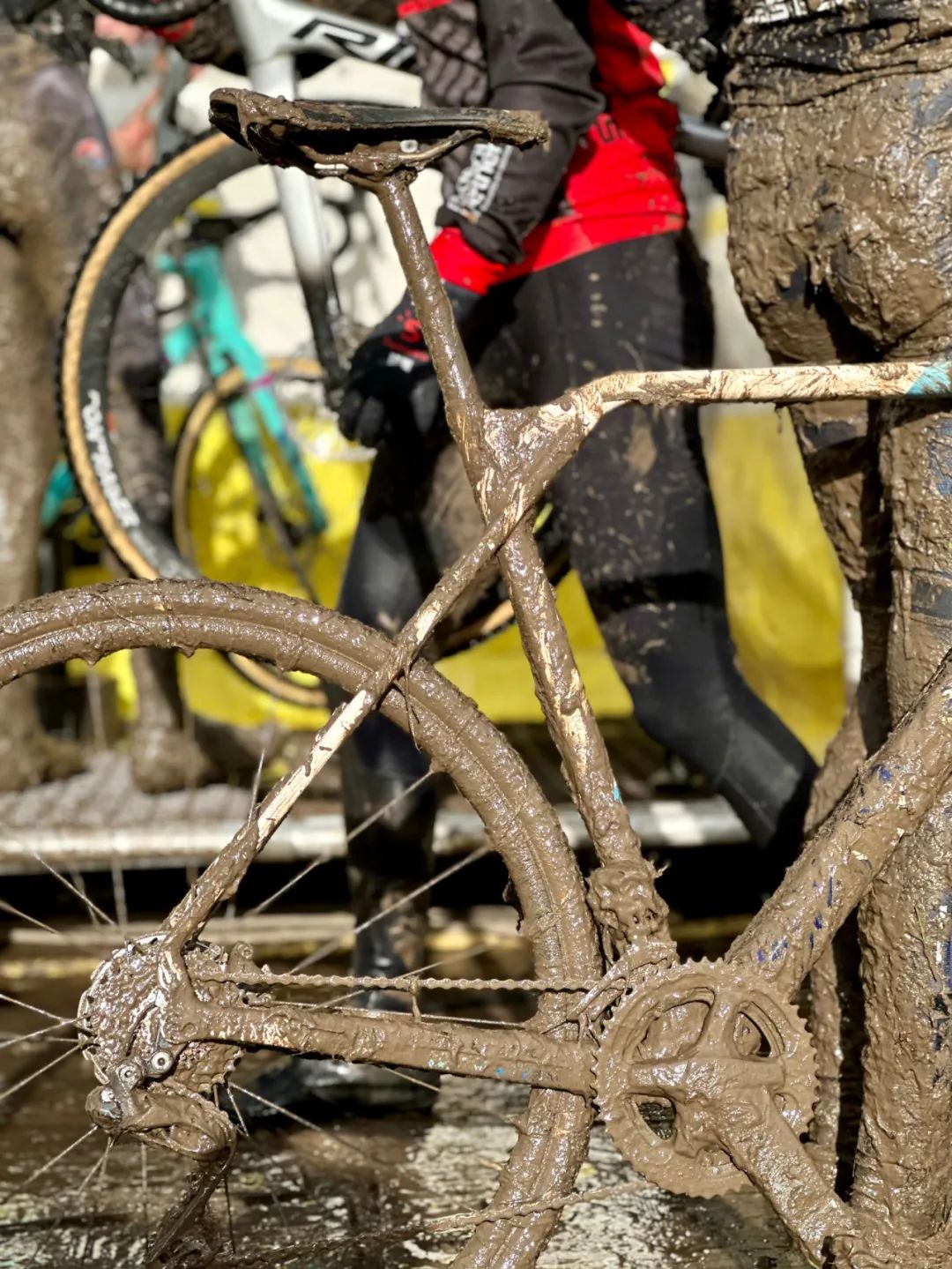 德國卡赫鼎力贊助2023荷蘭國家越野自行車錦標賽，以清潔科技捍衛賽場榮耀
