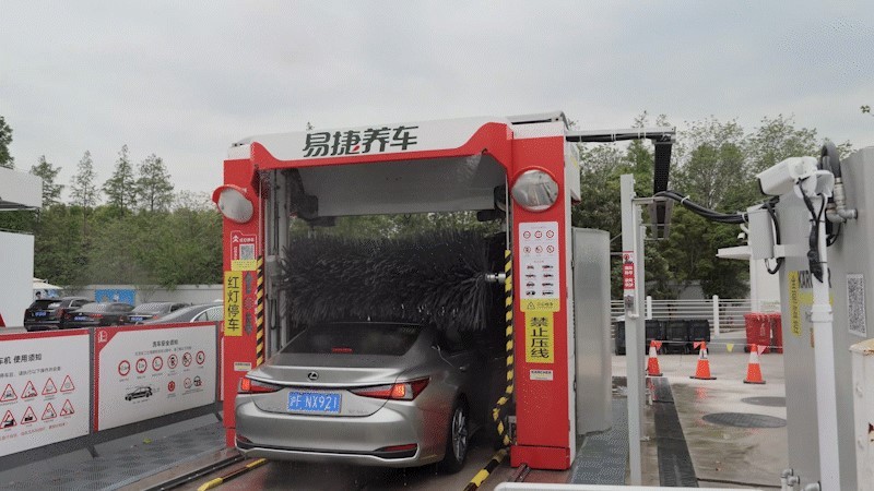 卡赫全自动龙门洗车机器人守护您的爱车，伴您每一次团圆！